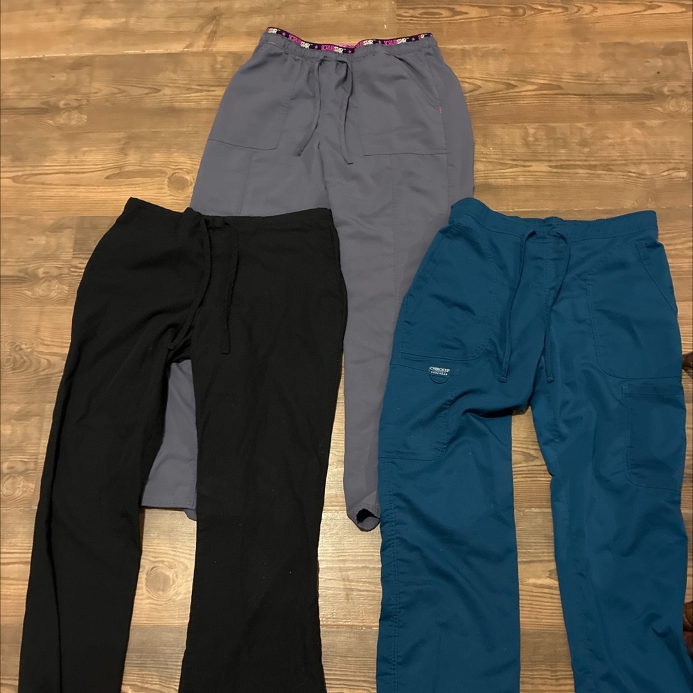 3 pair of scrub pants size small one green , black and grey